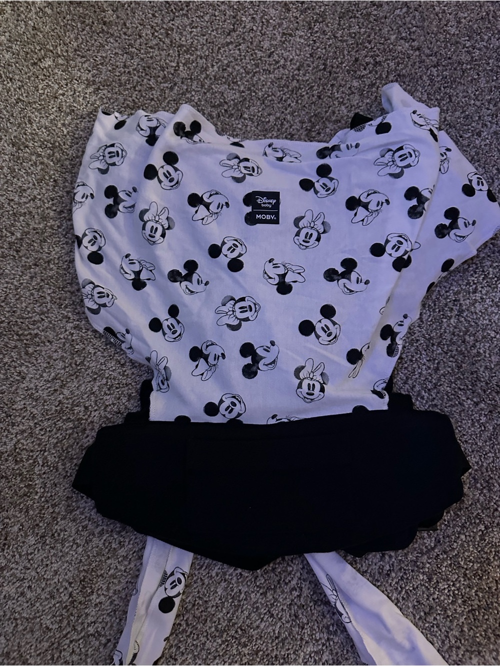Disney Baby Moby Minnie Mouse Wrap Carrier - White & Black